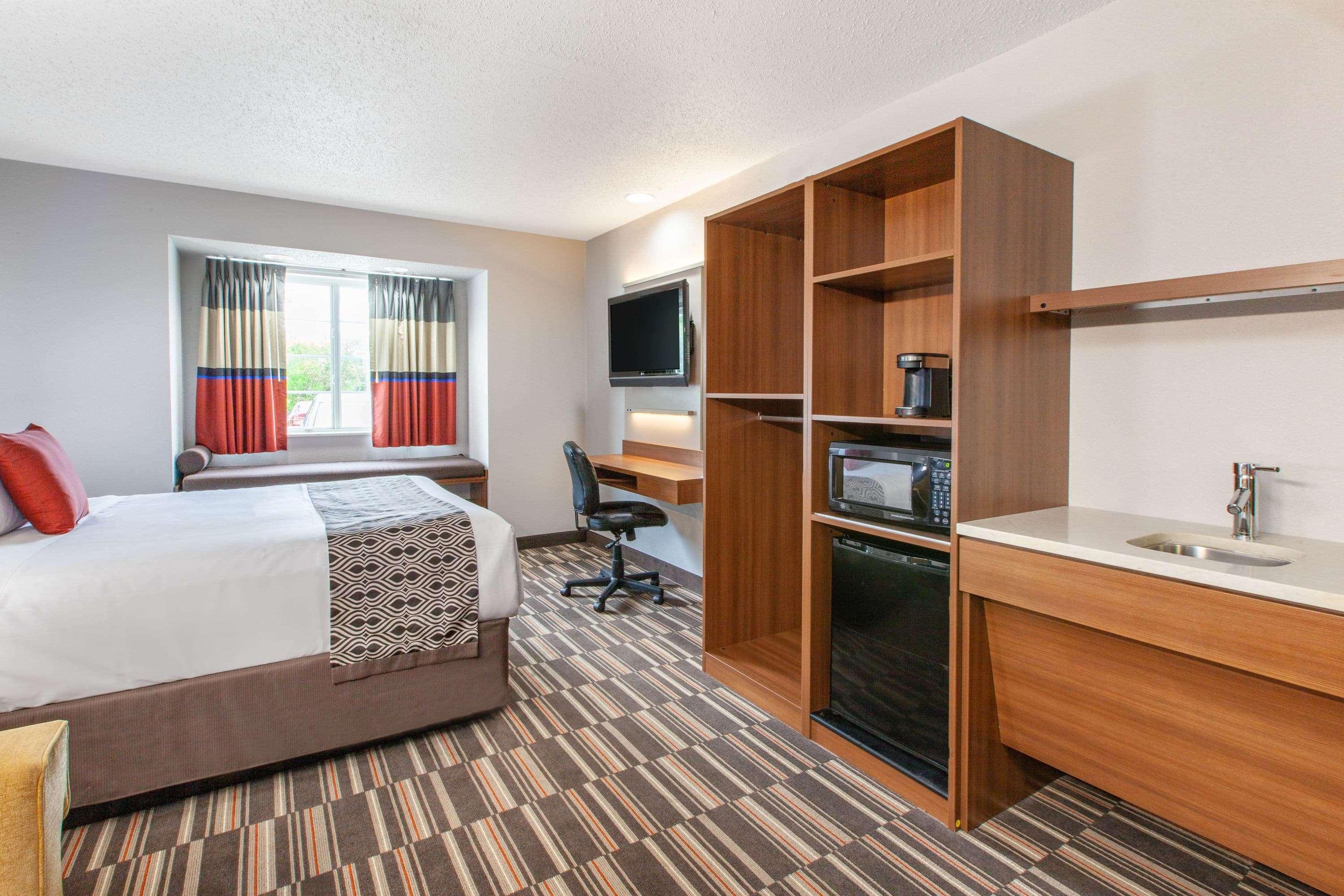 Microtel Inn & Suites By Wyndham Pittsburgh Airport Robinson Township Eksteriør billede