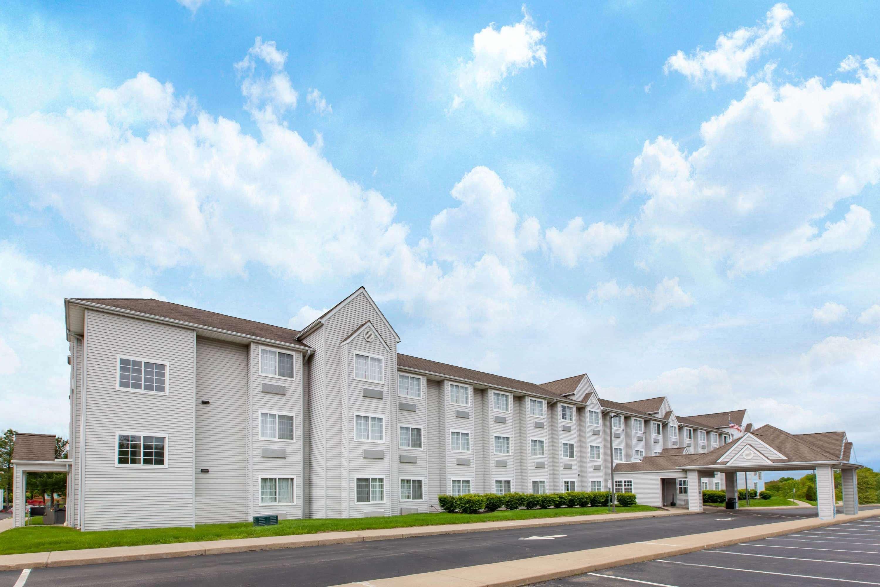 Microtel Inn & Suites By Wyndham Pittsburgh Airport Robinson Township Eksteriør billede