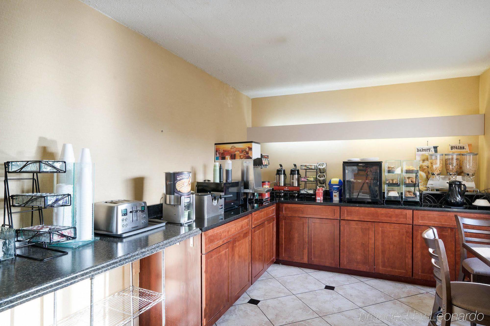 Microtel Inn & Suites By Wyndham Pittsburgh Airport Robinson Township Eksteriør billede