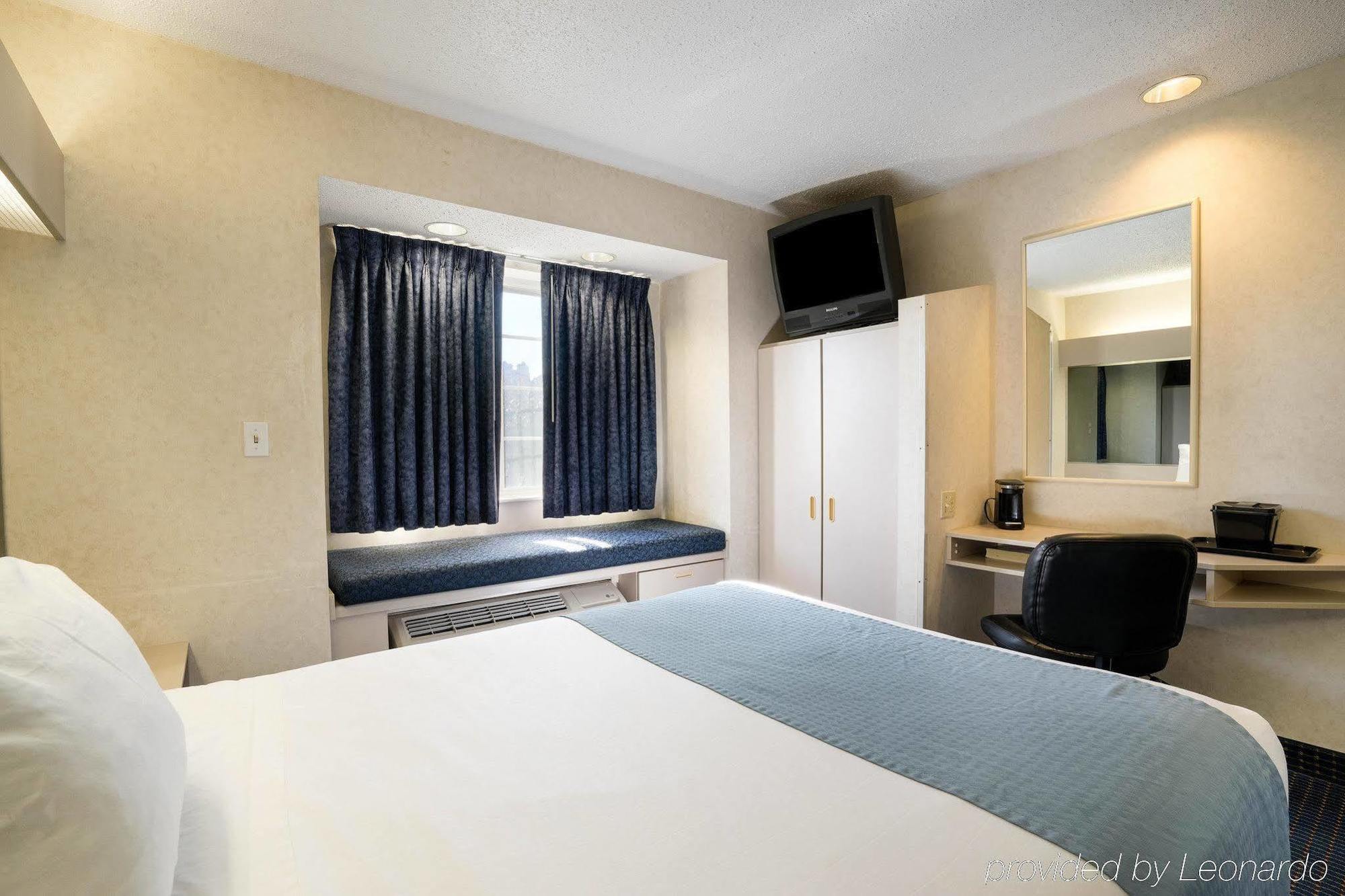 Microtel Inn & Suites By Wyndham Pittsburgh Airport Robinson Township Eksteriør billede