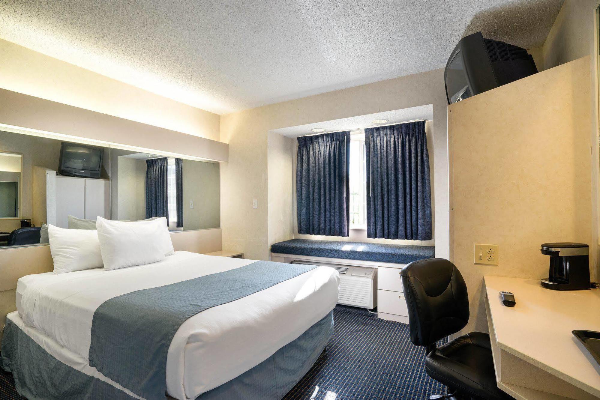 Microtel Inn & Suites By Wyndham Pittsburgh Airport Robinson Township Eksteriør billede